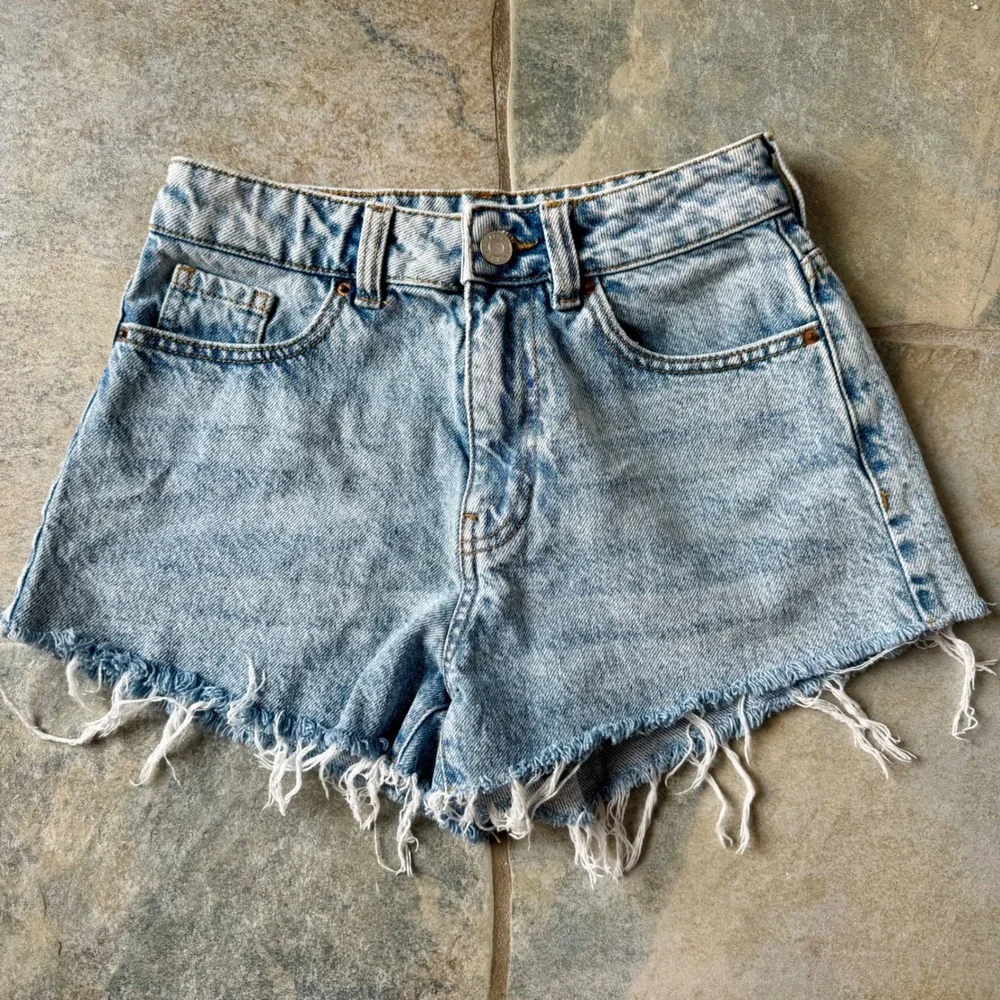 PacSun‎ Mom Shorts Size 24 Distressed High Rise Frayed Hem Denim